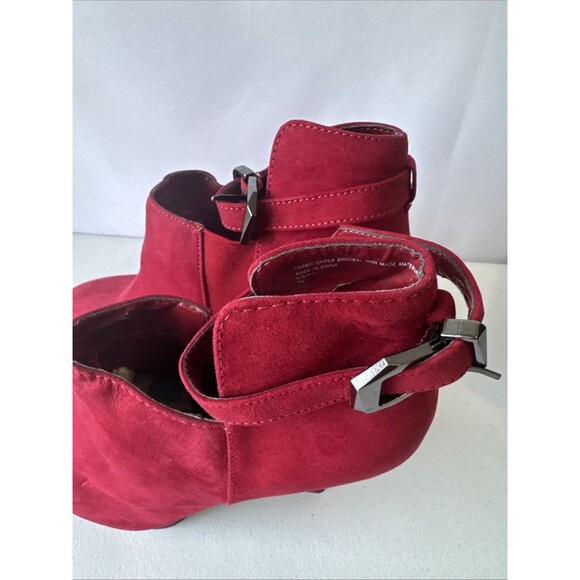 DIBA Women’s Red Suede Ankle Booties Size 8M - Picture 6 of 13